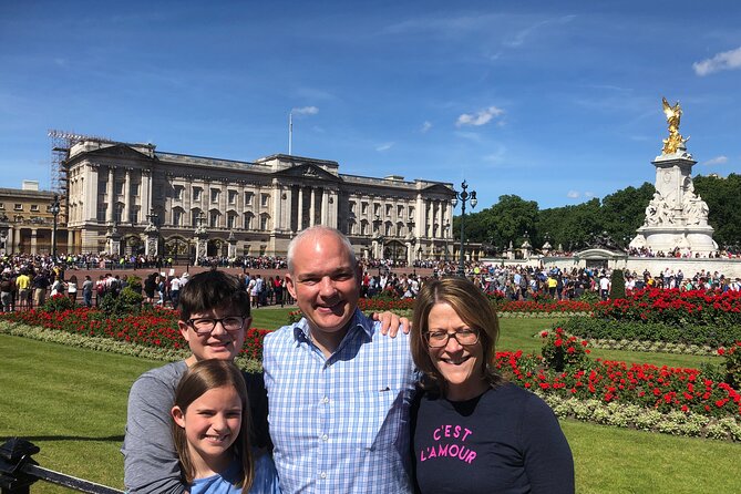 Private Half Day London Highlights Walking Tour - About the Guide