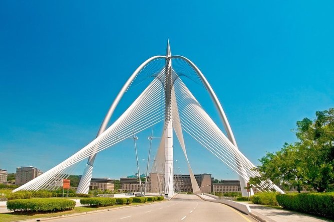 Private Half-Day Putrajaya Tour With Lake Cruise From Kuala Lumpur - Putrajaya Lake Cruise