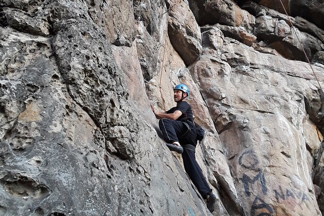 Private Half-day Rock Climbing Experience in the Suesca Rocks - Key Points