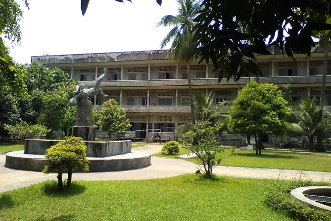 Private Half Day To Killing Field & S21 Genocidal Museum in Phnom Penh - Accessibility