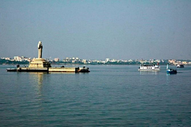 Private Half Day Tour: Dinner Cruise, Old City Shopping Ride & Laser Show - Local Bazaars Shopping