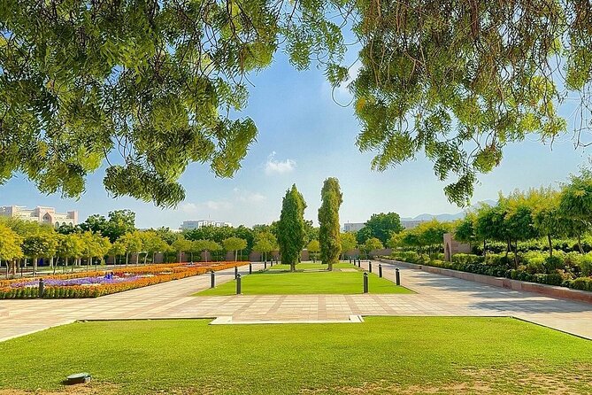 Private Half-Day Tour to Grand Mosque-Nakhal Fort and Hotspring - Cancellation and Booking Policy