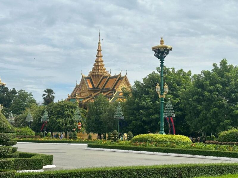 Private Half Day Tour to Royal Palace, Wat Phnom - Itinerary