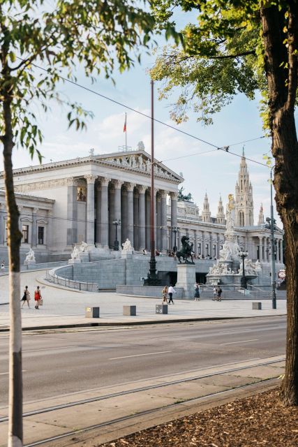 Private Half-Day Vienna City Tour Including Schönbrunn Palace - Visiting Vienna State Opera