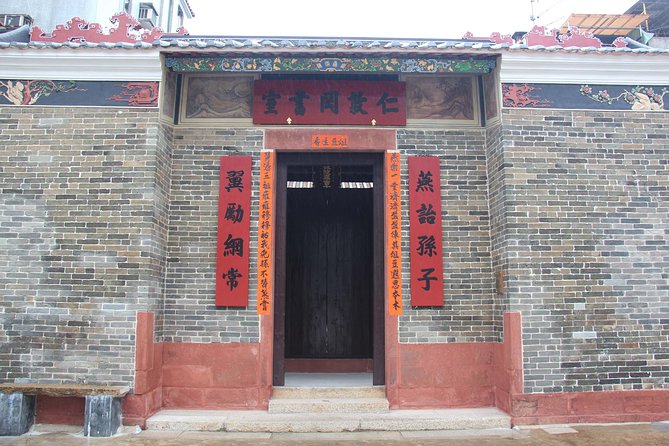 Private Half-Day Walking Tour of the New Territories Region in Hong Kong - Inclusions and Accessibility