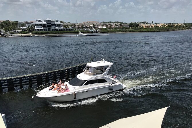Private Half Day Yacht Charter in Palm Beach With Crew. - Key Points