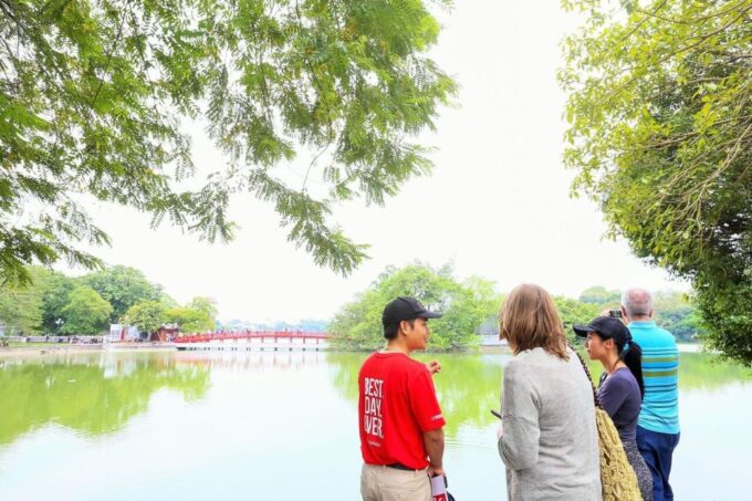 Private Hanoi: Crowd-free Morning Highlights of the City - Experienced Local Guide