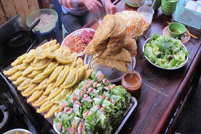 PRIVATE HANOI NIGHTLIFE STREET FOOD TOUR With EXPERT LOCAL GUIDE by WALKING - Health and Accessibility