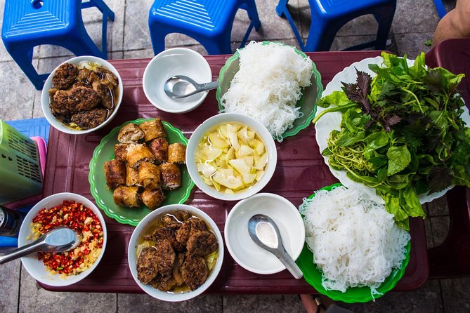 PRIVATE HANOI NIGHTLIFE STREET FOOD TOUR With EXPERT LOCAL GUIDE by WALKING - Experience the Expert Local Guidance