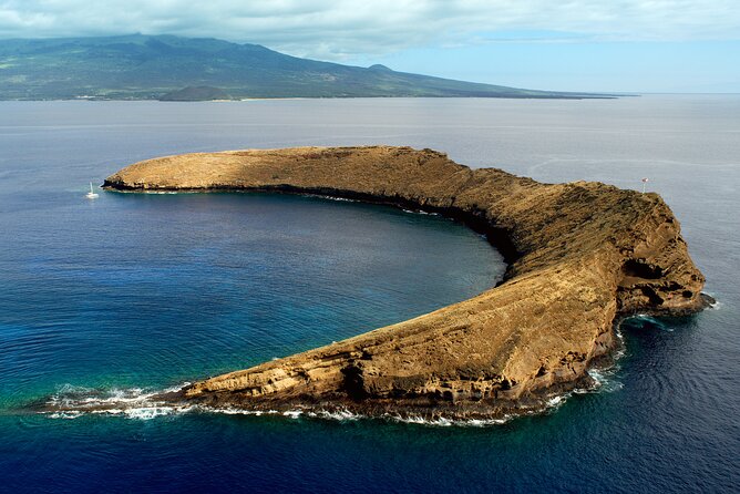 Private Helicopter Excursion of Maui Nui With Landing From Lanai - Onboard Experience