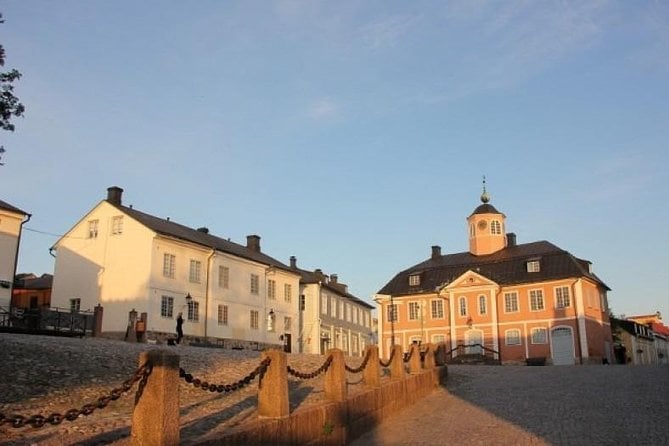 PRIVATE Helsinki and Medieval Porvoo VIP Tour - Onboard Amenities