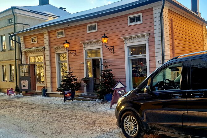 PRIVATE Helsinki and Medieval Porvoo VIP Tour - Tour Guide Professionalism