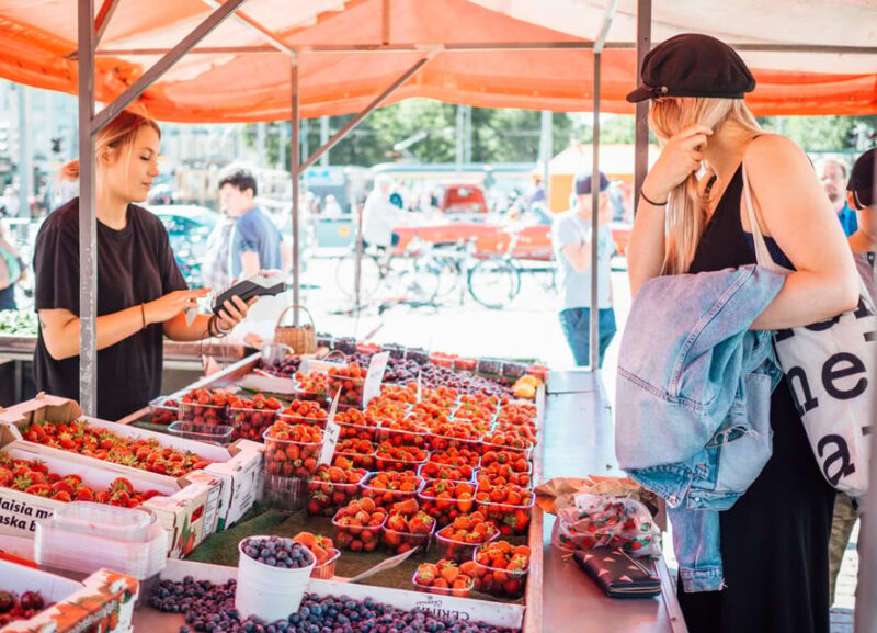 PRIVATE Helsinki City Tour With Food Tasting and Transfer - Transportation and Flexibility