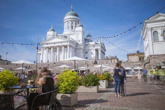 PRIVATE Helsinki City Tour With Food Tasting and Transfer - Wheelchair Accessibility