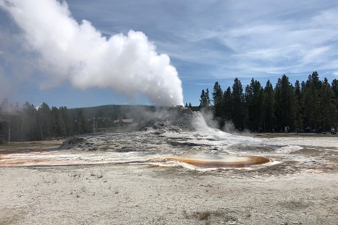 Private Hidden Gems of Yellowstone! Lunch W/ Family Friendly Hikes Included! - Locally Sourced Picnic