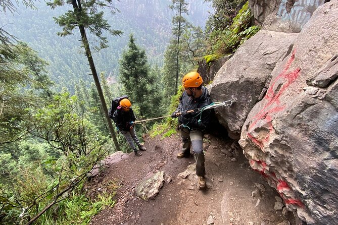 Private Hiking to Puerta Del Cielo in Los Dinamos Park - Booking Information