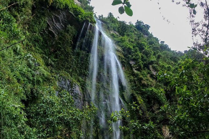 Private Hiking Tour La Chorrera Waterfall in Colombia - Experiencing the Waterfall