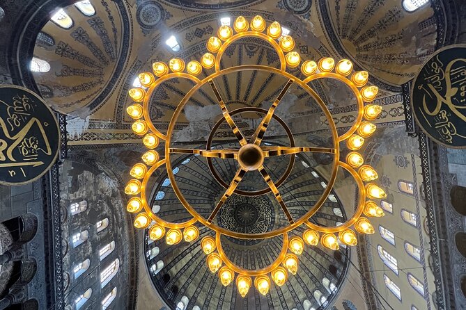 Private Historic Charm and Culture Tour of Istanbul - Navigating the Vibrant Neighborhoods