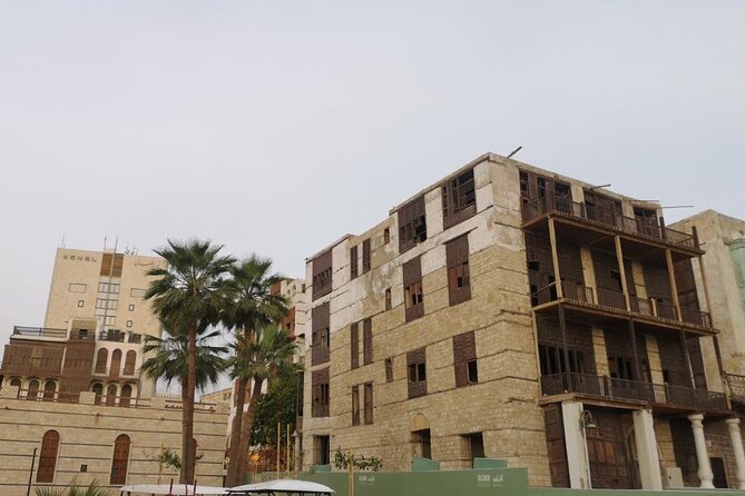 Private Historic District Tour in Jeddah by a Local Guide - Exploring Jeddahs Old Town
