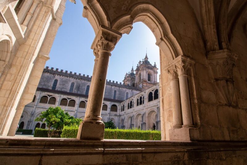 Private & Historical: Óbidos, Nazaré, Alcobaça and Batalha. - Key Points