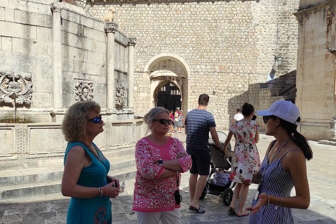 Private History Old Town and City Wall Tour in Dubrovnik - Discovering the City Walls