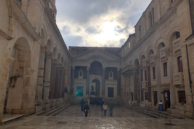 Private History Split Walking Tour in English - History of Split