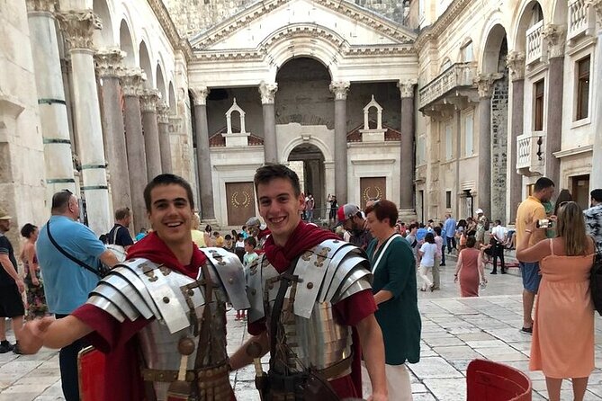 Private History Split Walking Tour in Italian - Small Group - Cancellation Policy
