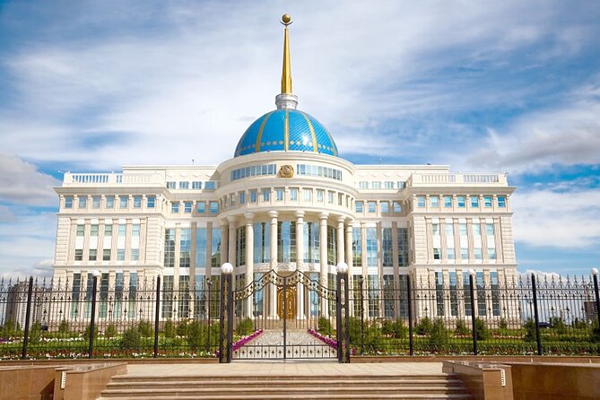 Private History Tour in the City of Kazakhstan - Significance of Independence Square