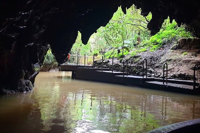 Private Hobbiton & Waitomo Glowworm Cave Day Trip From Auckland - Additional Information