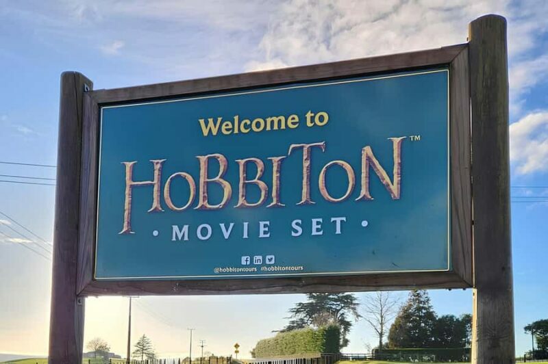 Private Hobbiton & Waitomo glowworm cave Day Trip - Key Points