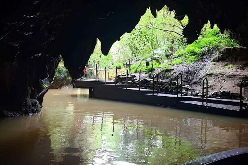 Private Hobbiton & Waitomo glowworm cave Day Trip - The Details That Make a Difference