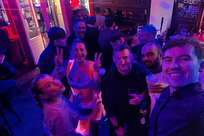 Private Hostess Bar Tour in Amsterdam Red Light District (3h) - Reasons to Opt for the Tour