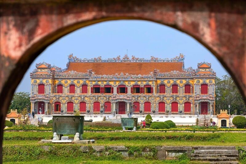 Private Hue Walking Tour to Imperial Citadel With Tour Guide - Inclusions