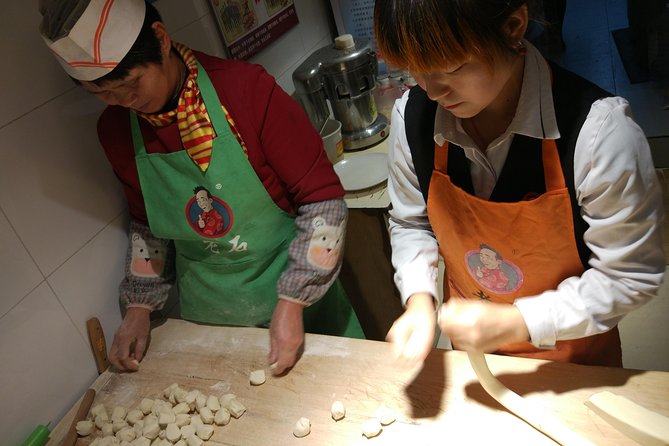 Private Hutong Culture Tour With Dumpling Cooking Class Plus Cricket Fighting Game - Cricket Fighting Game