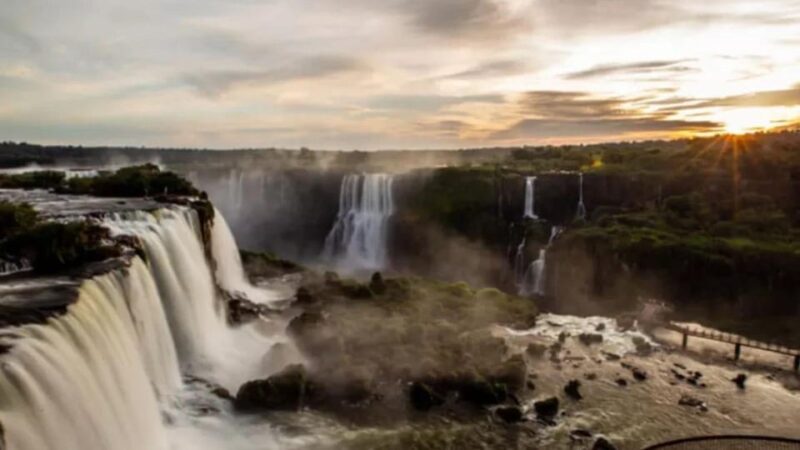 Private Iguaçu Falls: Explore Brazilian and Argentine Side - Itinerary Highlights