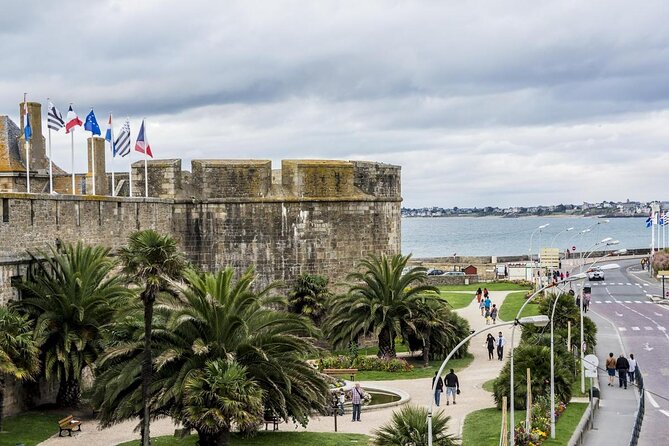 Private Interactive Game and Walking Tour in Saint Malo - Quick Points