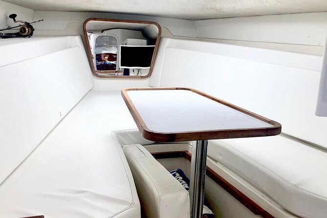 Private Island & Fishing Charters in Key West 37ft Knotty Cowgirl - Included Amenities and Services
