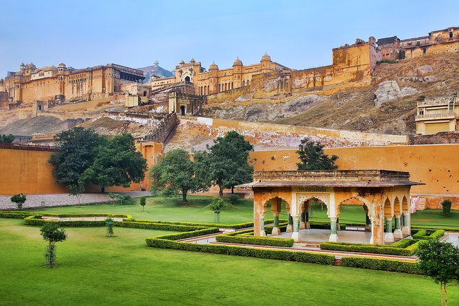 Private Jaipur City Tour From Delhi by Car - Customization and Group Size