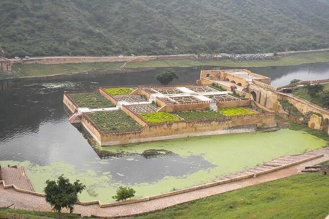 Private Jaipur Pink City Tour by Car & Driver With a Tour Guide - Cancellation and Refund Policy