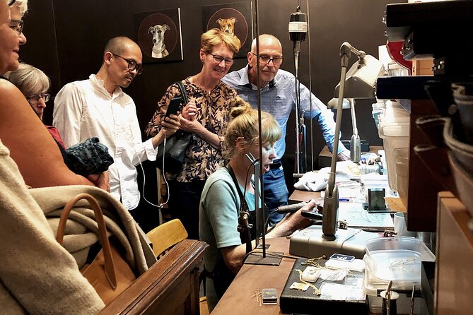 Private Jewellery Walking Tour in the Fashion District - Discovering Renowned Jewelry Ateliers