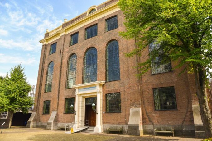 Private Jewish Quarter, Synagogue, Museum Tour & Cruise - Visit Significant Sites