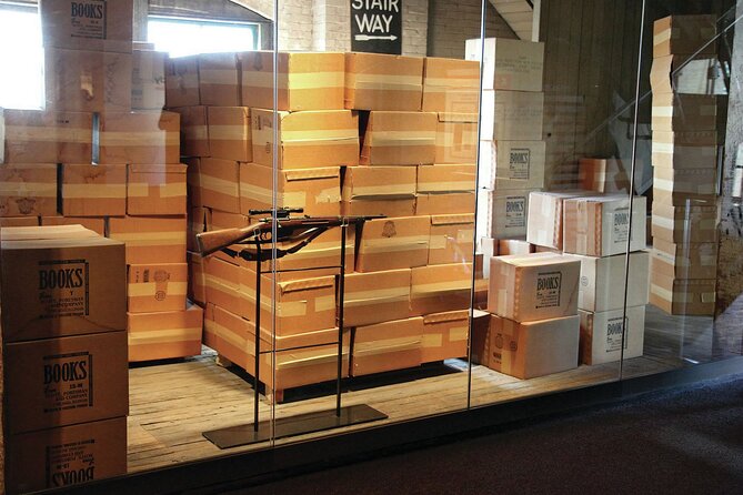 Private JFK Bus Tour With Oswald Rooming House - Traveler Participation