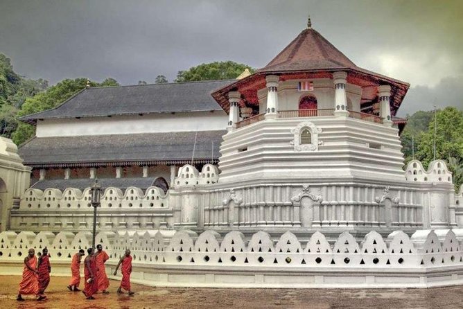 Private Kandy Day Tour From Negombo - Highlights and Key Features