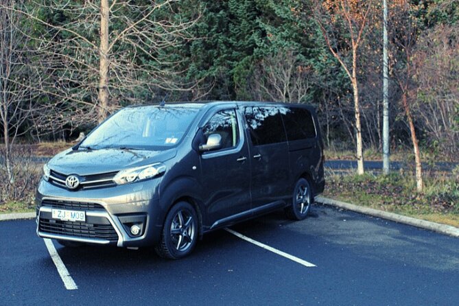 Private Keflavik Airport Transfer (Round Trip) - Vehicle and Driver