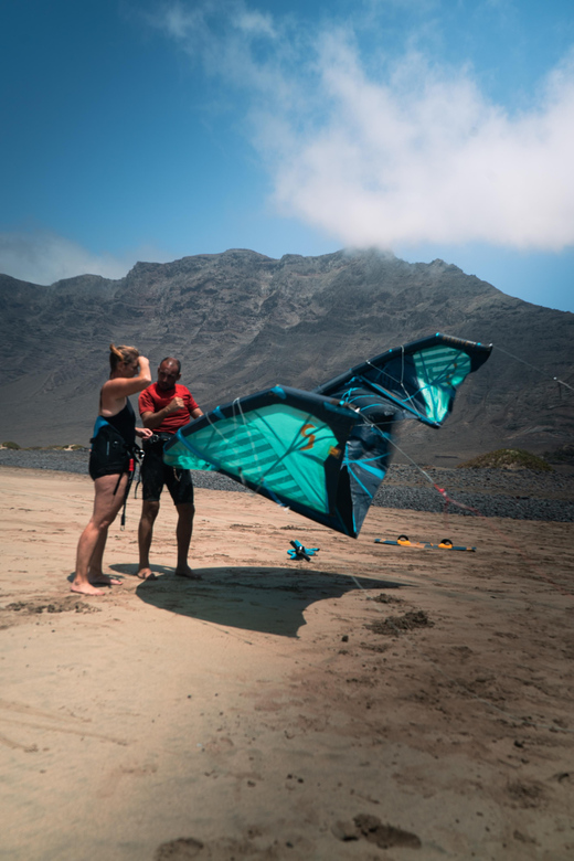 PRIVATE KITESURF LESSONS - Equipment Included