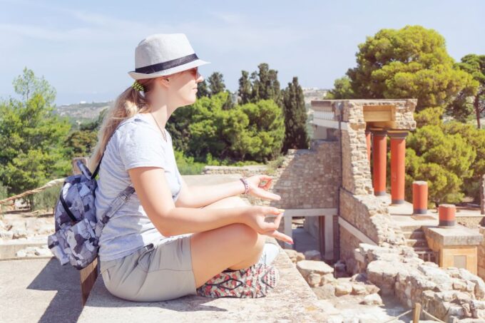 Private Knossos Skip the Line Tour Inc. Lunch & Wine Tasting - Explore the Ancient Palace