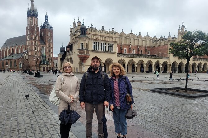 Private Krakow City Tour Old Town and Jewish Quarter in One Day - Krakows Old Town