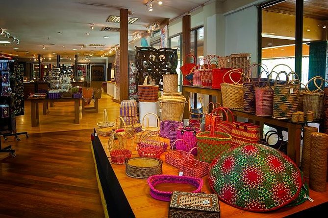 Private Kuala Lumpur Layover Tour: City Sightseeing With Airport or Hotel Drop-Off - Petronas Twin Towers Visit