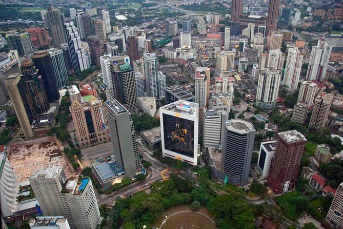 Private Kuala Lumpur Photographic Tour With Petronas Towers & Sky Box K.L Tower - Merdeka Square