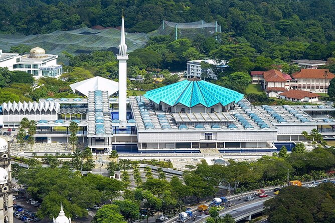 Private Kuala Lumpur Tour With Petronas Twin Tower and Batu Cave - Accessibility